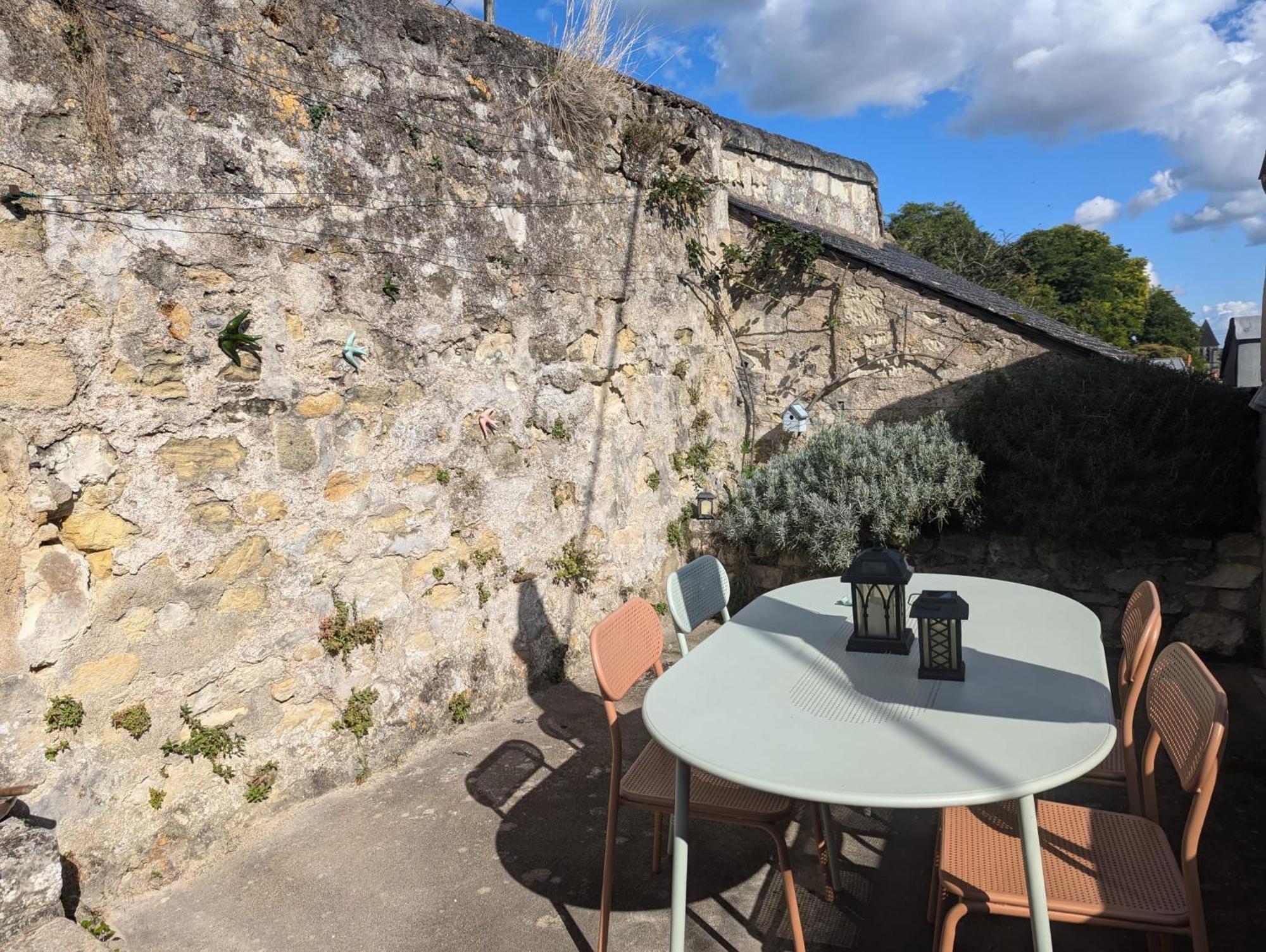 Appartement Des Hirondelles , Au Pied Du Chateau Chinon Ngoại thất bức ảnh